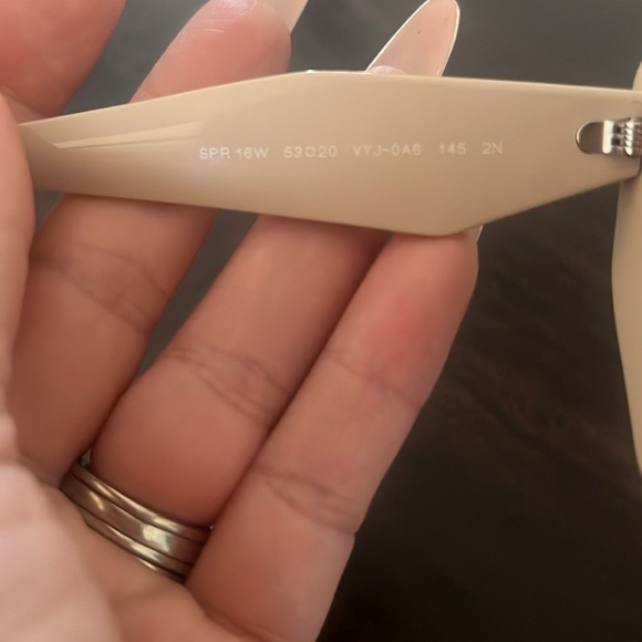 Sunglasses Prada - Picture 4 of 6